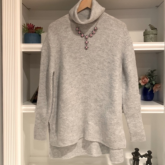 Gray Sweater #181 - Picture 5 of 13